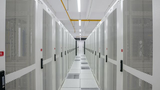 Data centre server racks - Ethereum layer-2 chains Blast and Abstract shutting down in 2026
