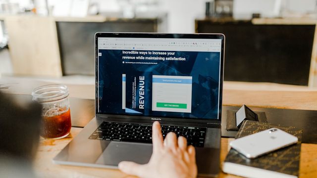 Aave DeFi lending dashboard with rising market data and charts
